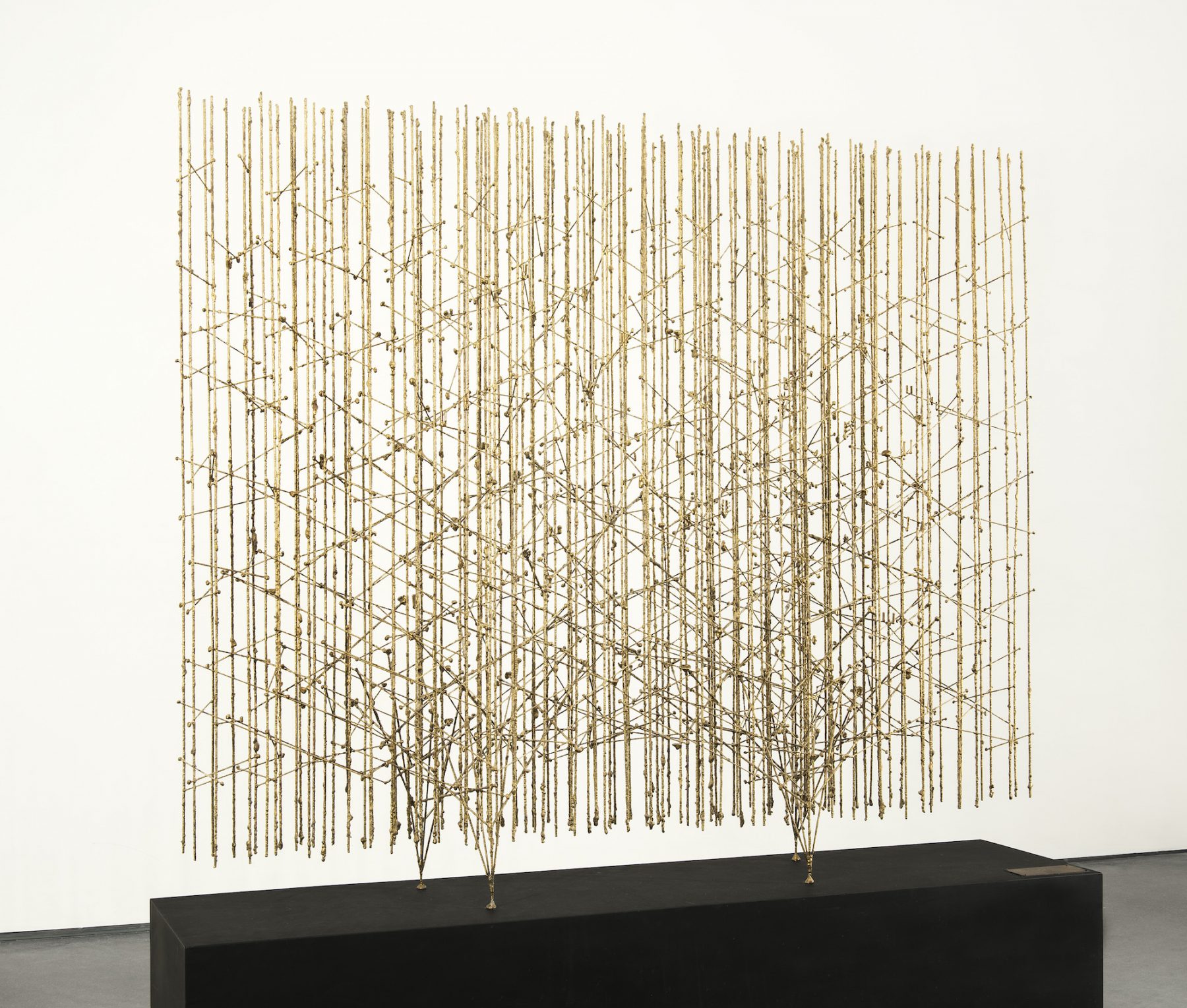 Large, delicate brass sculpture by American Mid-Century Artist and Designer Henry Bertoia